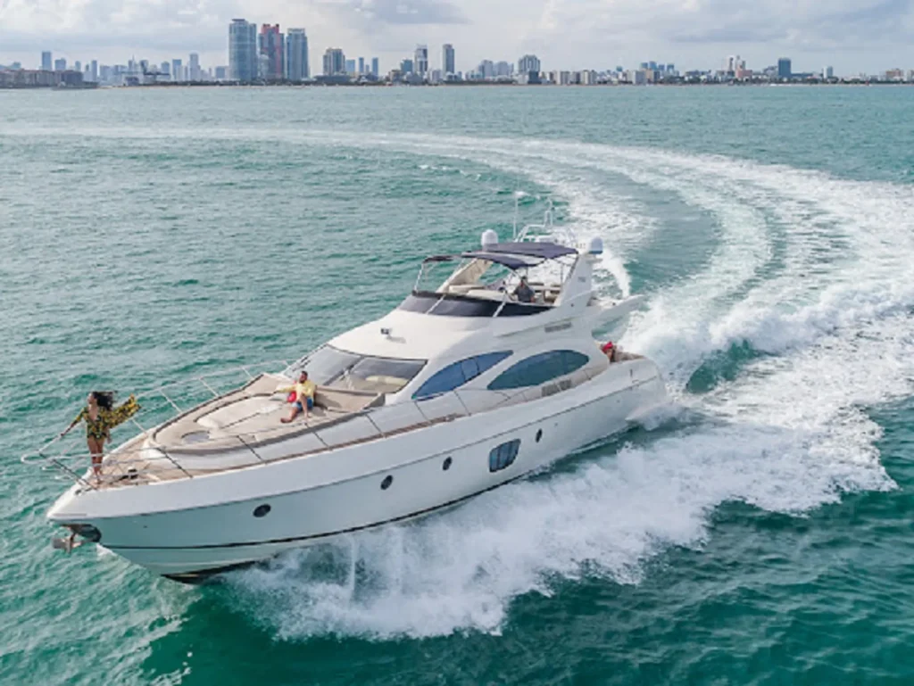70FT Luxury Yacht in Miami 13 Guest