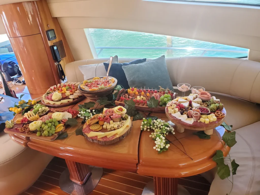 70FT Luxury Yacht in Miami 13 Guest