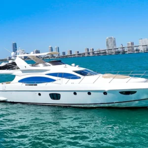 Luxurious 70ft Azimut available in Miami