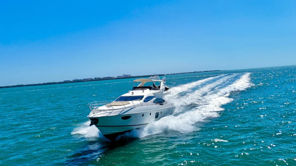 Luxurious 70ft Azimut available in Miami