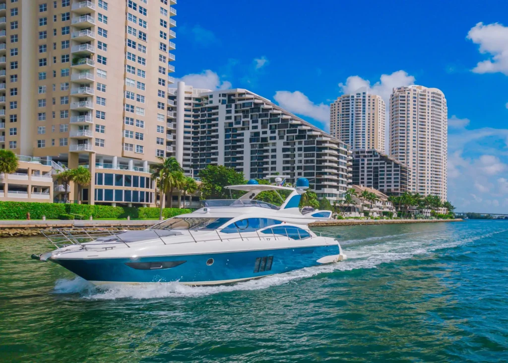 65ft Luxury Azimut available in Miami