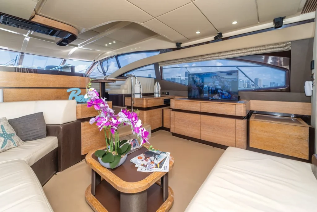 65ft Luxury Azimut available in Miami