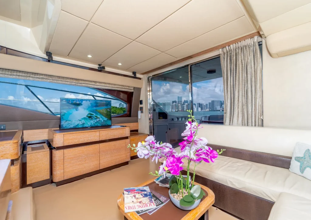 65ft Luxury Azimut available in Miami