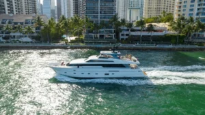 Boat rental: 97′ San Lorenzo | An Onboard Experience That Exceeds Expectations