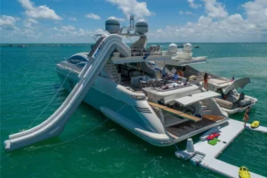 Boat rental: 103′ Azimut S + Toys | High Speed Luxury
