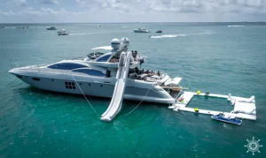 Boat rental: 103′ Azimut S + Toys | High Speed Luxury