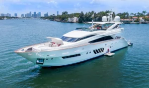 Boat rental: 100′ Dominator | Experience Miami Luxury