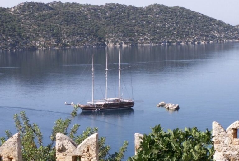 Boat rental: Gulet Grand Admiral | 16 Cabin Crewed Charter Departing From Bodrum Gökova Marmaris Hisarönü Göcek Fethiye